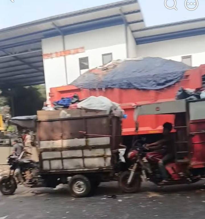 Foto : Depan Dipo TPS Pancoran 