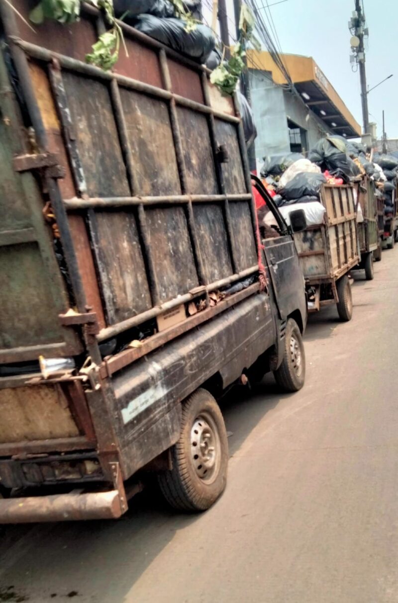 Foto : Dok/Depan Dipo Mampang 